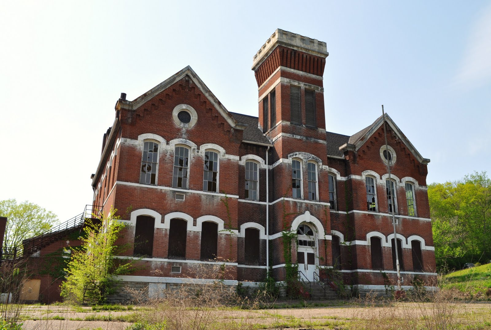 The Higginsport School paranormal