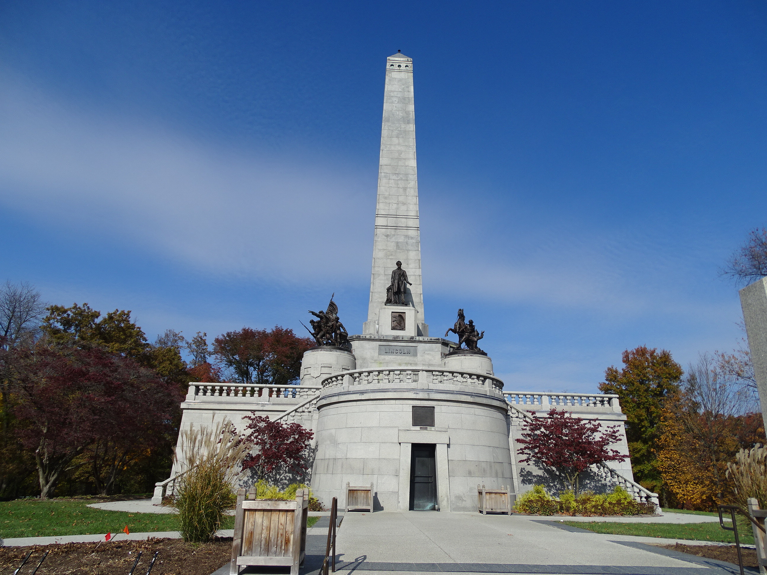 Tomb of Abraham Lincoln paranormal