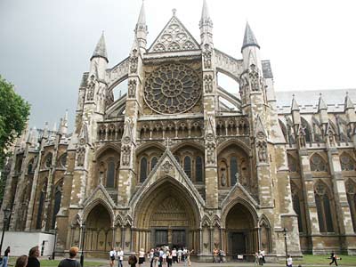 Westminster Abbey is Britain's most famous church and a venue for ghost hauntings as well.  The following is information about the paranormal activity which occurred at this landmark.