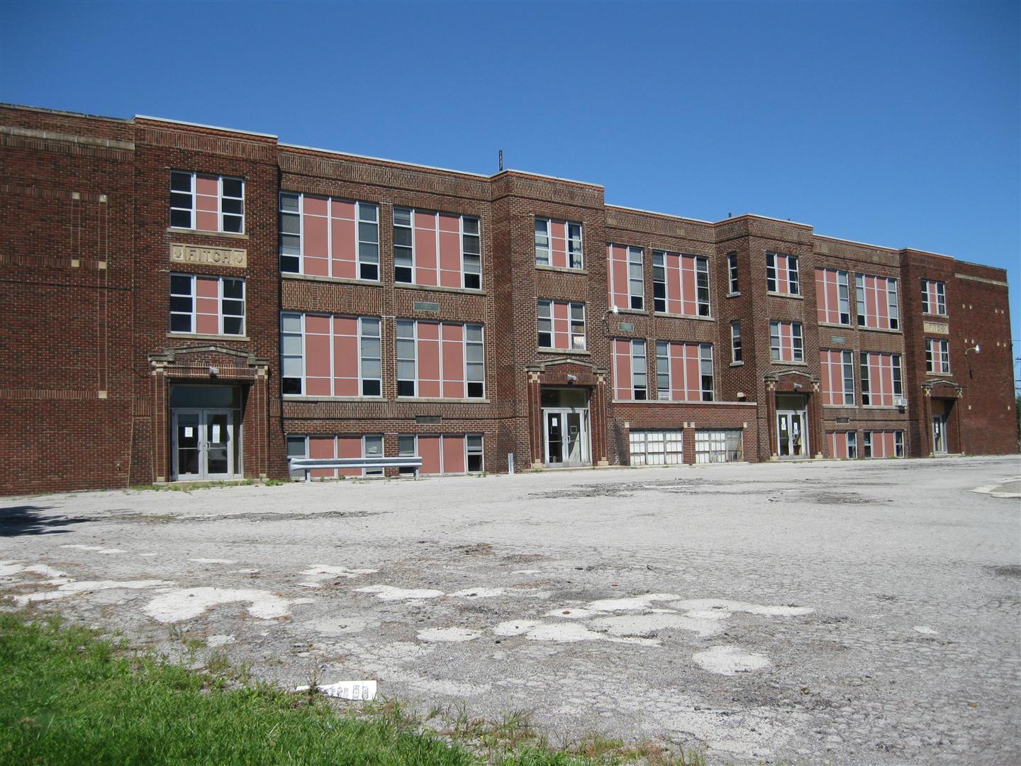 Originally name the Austintown Consolidated school, the Austintown Fitch High School became the Austintown Middle School until it was closed when the new middle school was built.  THIS BUILDING IS SCHEDULED FOR DEMOLITION.