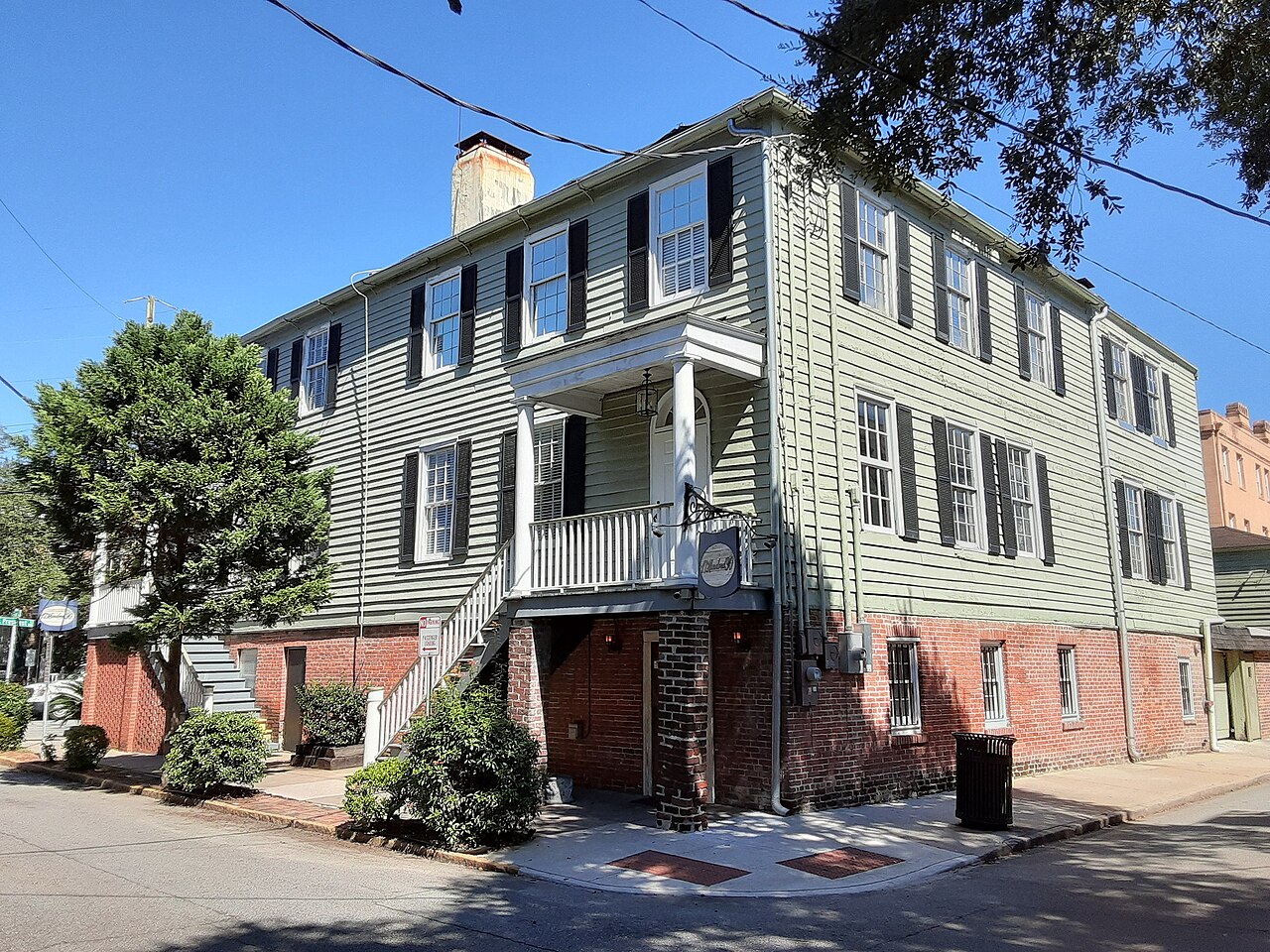 The 17 Hundred 90 Inn and Restaurant