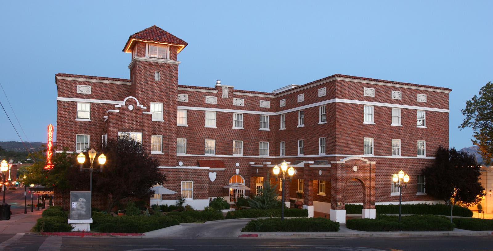 Hassayampa Inn