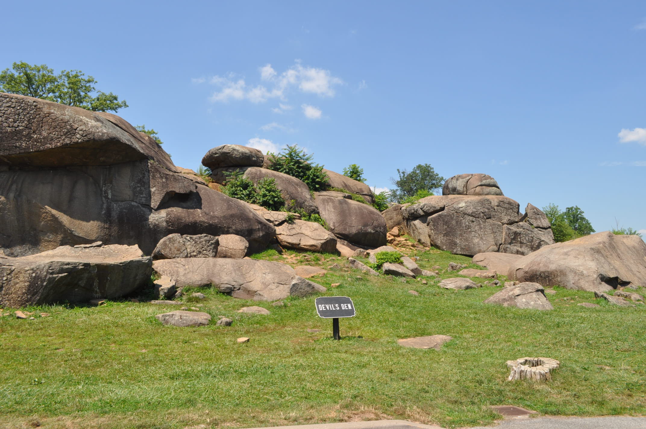 Devil's Den Gettysburg paranormal