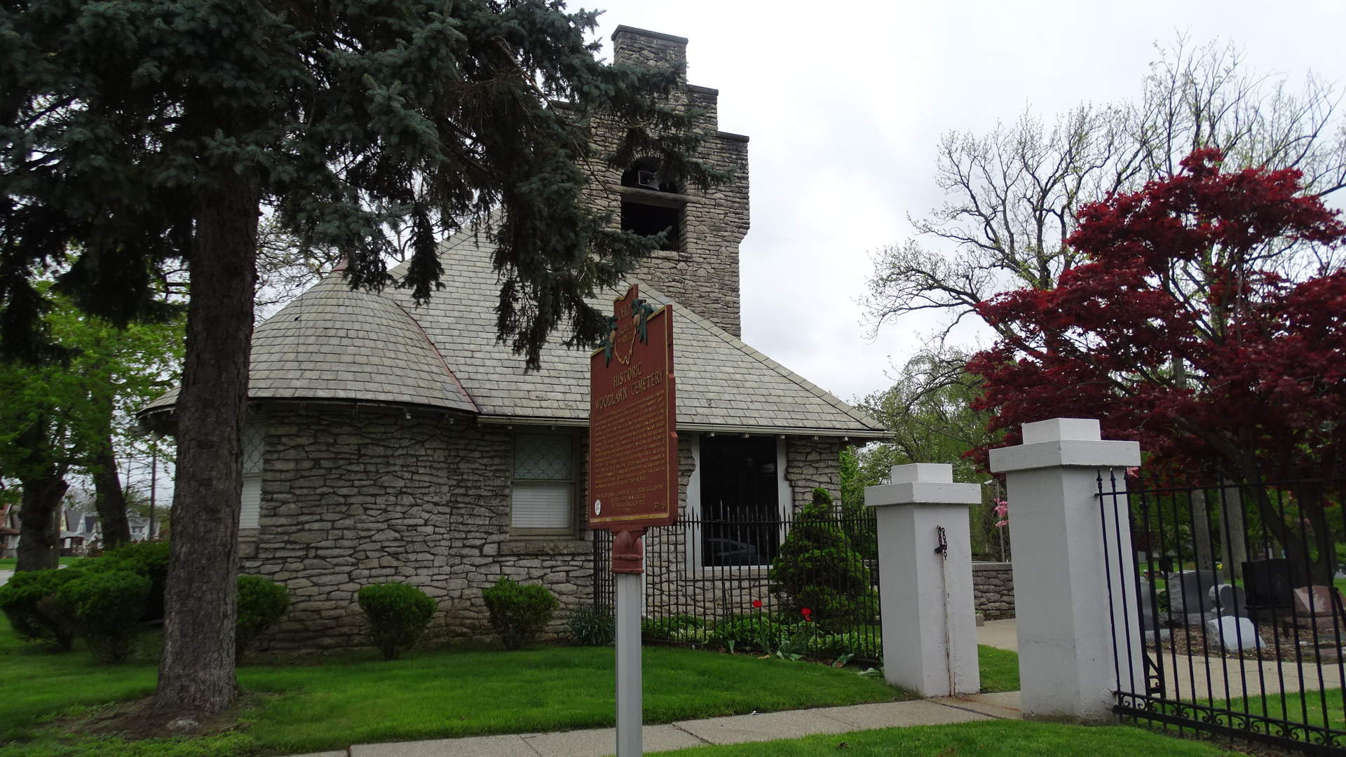 Historic Woodlawn Cemetery paranormal