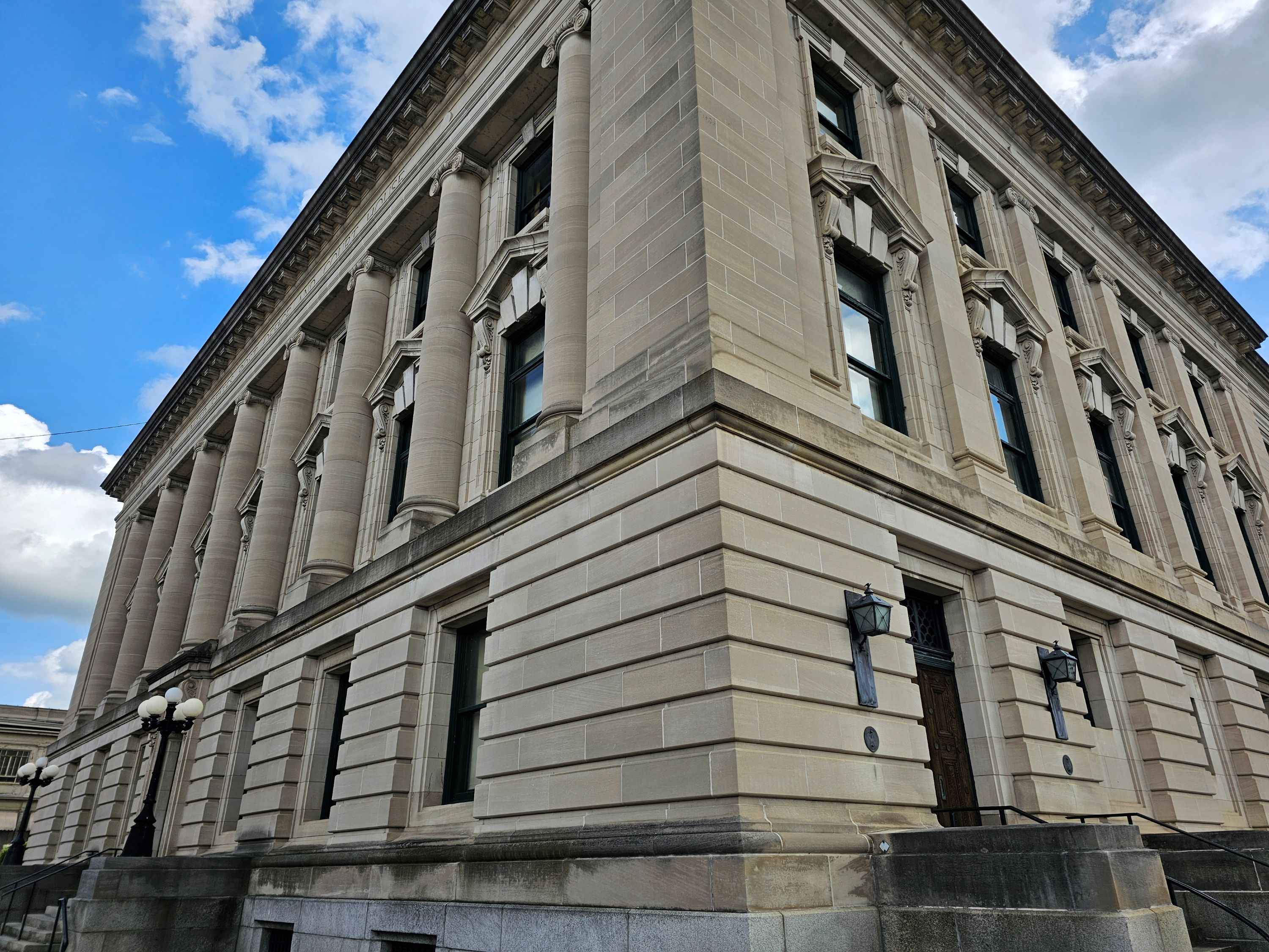 ILL Eagle Taphouse